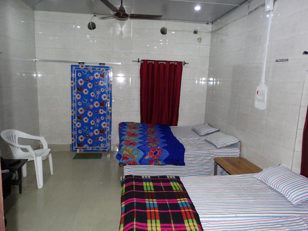 Goldy Guest House Варанаси Екстериор снимка