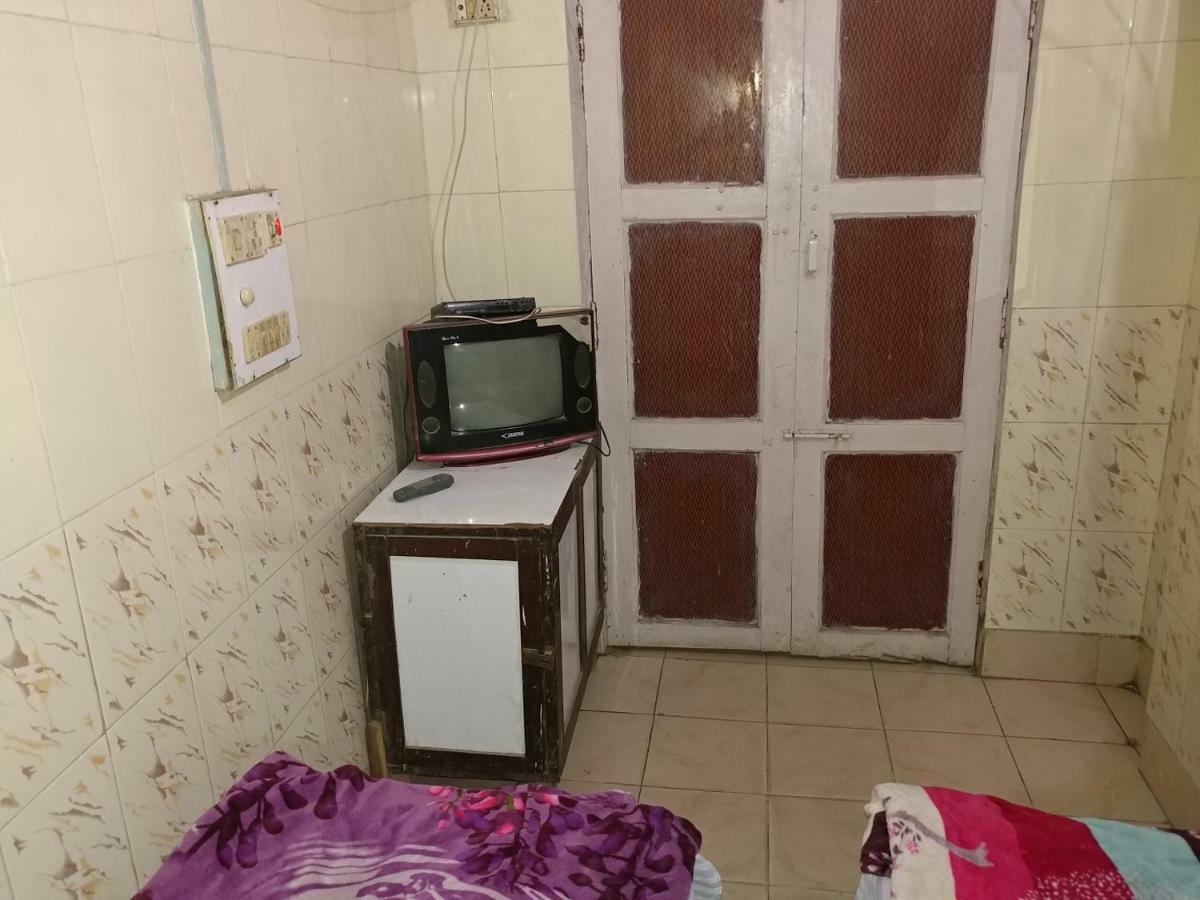 Goldy Guest House Варанаси Екстериор снимка